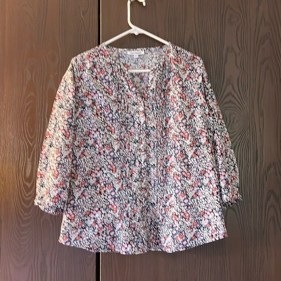 Serengeti Tops - Serengeti 3/4 sleeved, v neck floral pattern blouse. Size Medium.